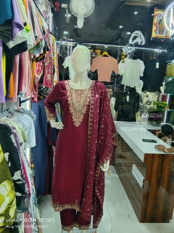 Round Nack Body Plane Churidar XL